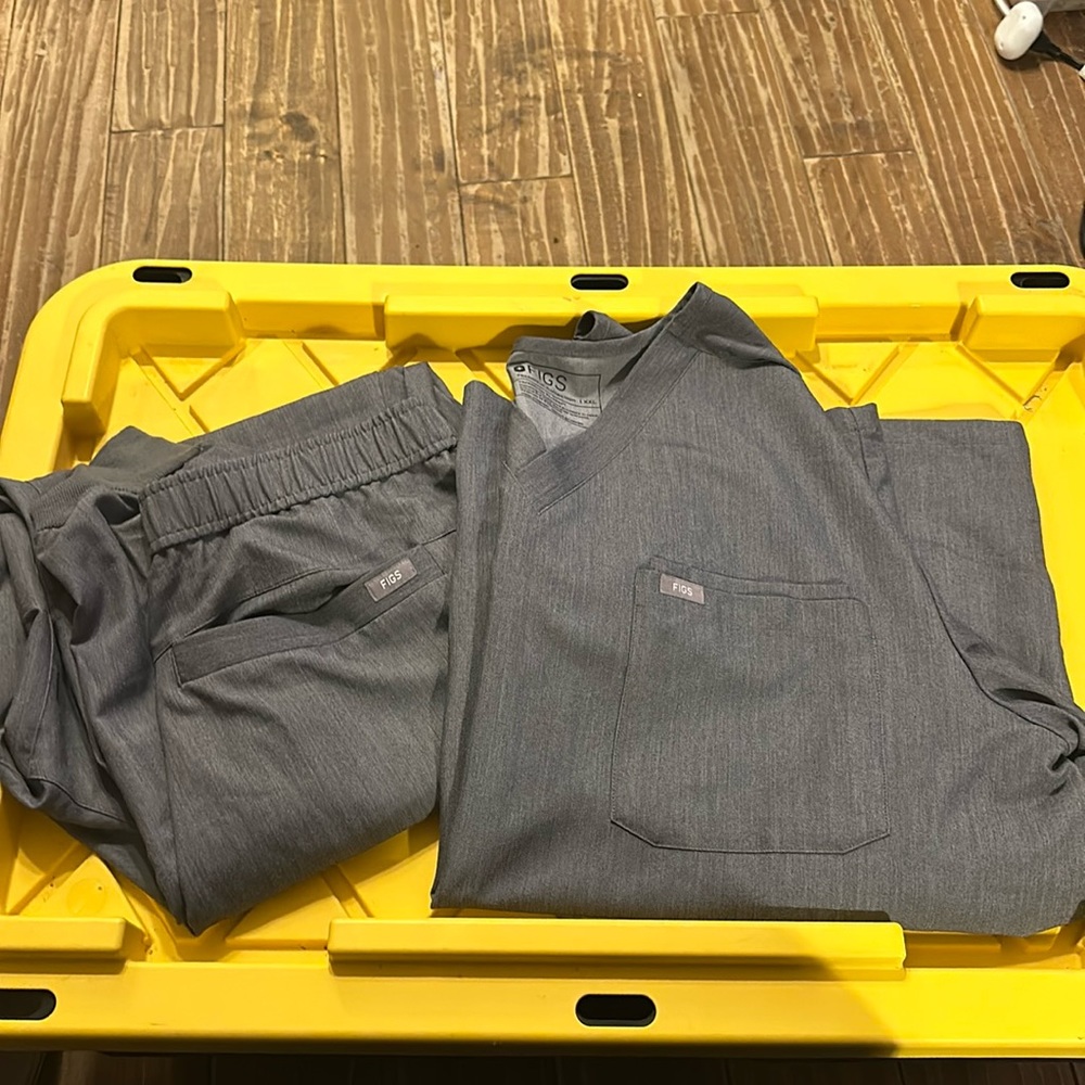 Figs technical collection xxl top, xl-t bottoms (men’s)